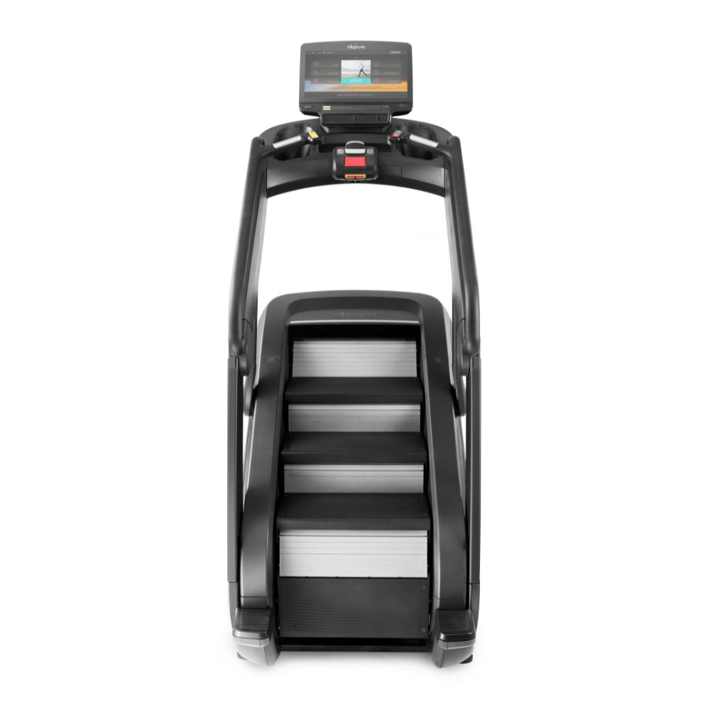 Intenza Escalate Stairclimber 550 serije e2+ profesionalna kardio fitnes sprava na beloj pozadini
