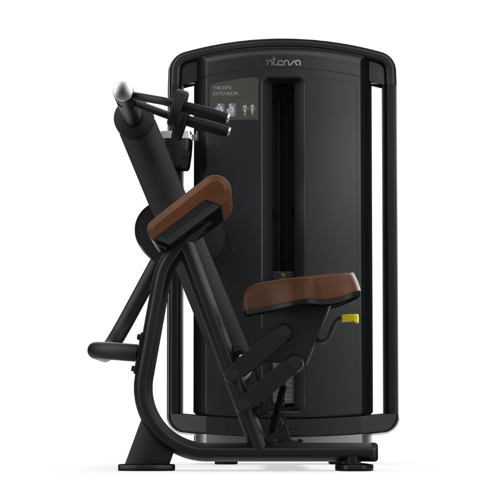 Страничен изглед на селекторна машина за сила Intenza Triceps Extension Dezign Line на бела позадина