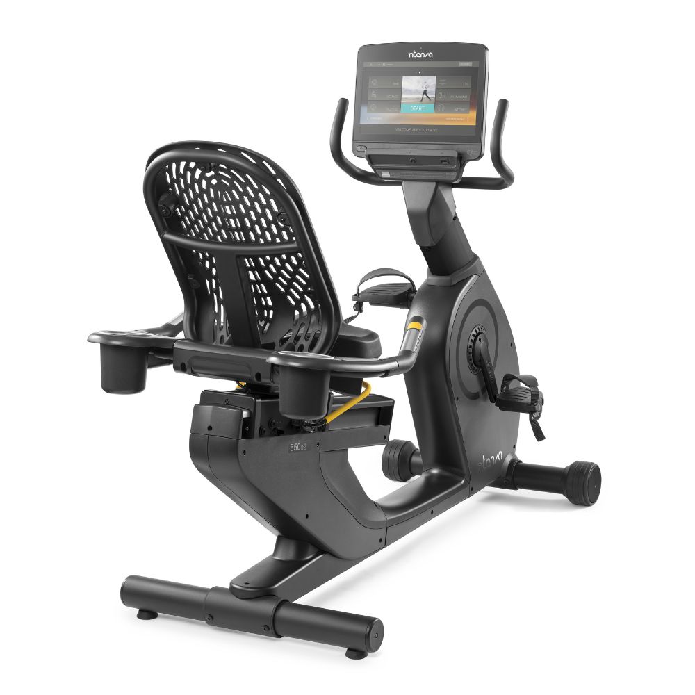 Диагонален изглед на колелото с облегалка Intenza Recumbent Bike 550 на бял фон