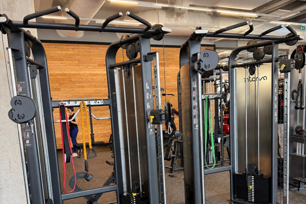 Intenza силово фитнес оборудване в Garitage Park Sports Center.