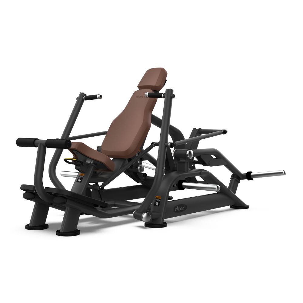 Dijagonalni prikaz sprave za trening snage sa tegovima u pločama Intenza Decline Chest Press Zone Line na beloj pozadini